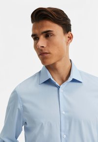 WE Fashion FUNDAMENTALS - Srajca - ice blue