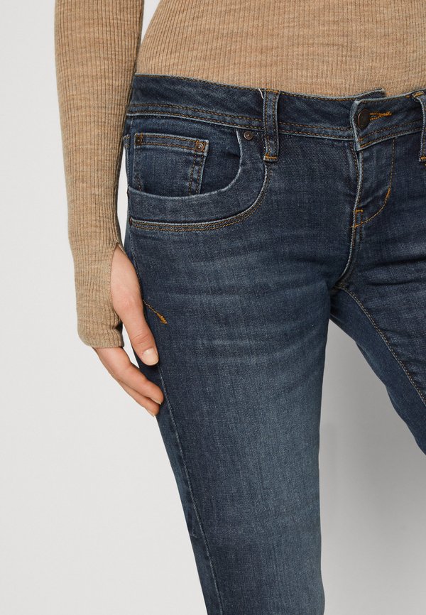 VALERIE - Bootcut jeans - zayla wash4