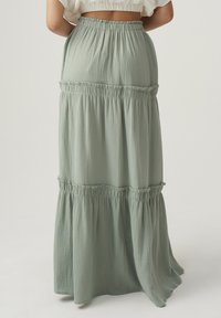 THE FATED MAXINE  - Maxisukňa - sage green