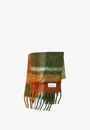 Wollschal mit einem karierten Muster in orange, grün und rot. Mit fransigen Kanten und einem kleinen Etikett, das "ARCTIC FOX" zeigt.