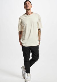 2Y Premium BASIC - Kargopüksid - black