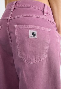 Carhartt WIP BRANDON PANT - Jeans relaxed fit - dusty fuchsia