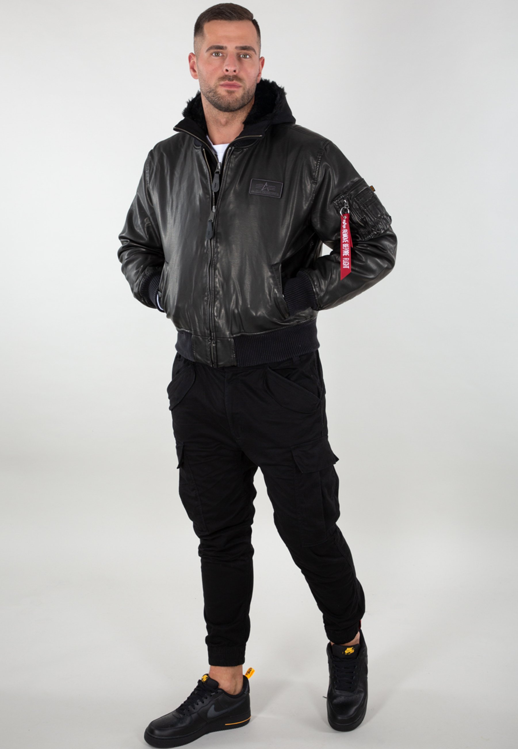 Alpha Industries MA-1 D-Tec Giubbotto Bomber Uomo - Cotone E Poliestere, Vestibilità Regolare, Toppa Logata E Label RBF
