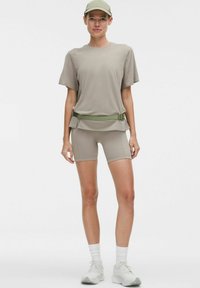 lululemon SWIFT SPEED HIGH-RISE 15CM - Kratke tajice za trčanje - warm ash grey