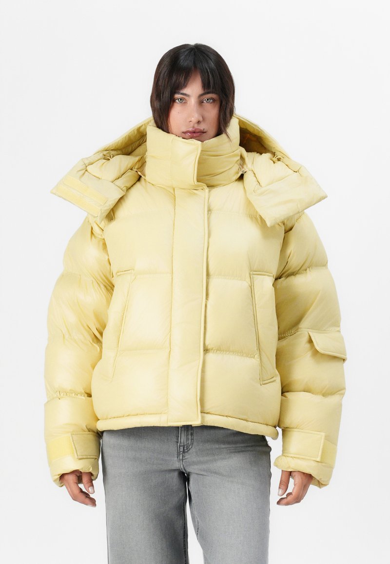 Holzweiler Gewatteerde jas geel Holzweiler Gewatteerde jas geel