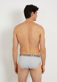 Guess BRIAN HERO 3PACK - Slip - rot merf.