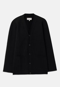 Crni kardigan napravljen od mekog materijala, sa V-izrezom, kopčanjem na dugmad i dva prednja džepa. Jednostavna, opuštena silueta.