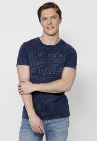 Koroshi SHORT SLEEVE - Marškinėliai su spaudiniu - indigo blue