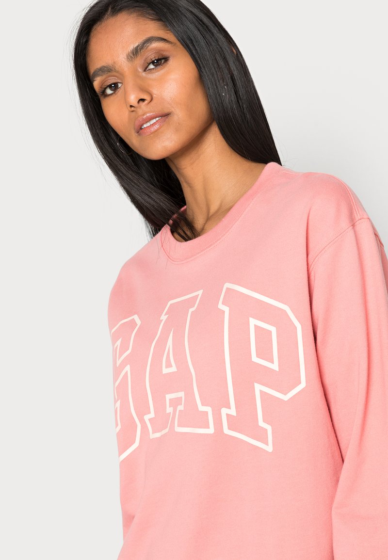 Damen Sweatshirts | GAP LOGO CREW Sweatshirt gravlax/rot - PF00535 Damen Sweatshirts | GAP LOGO CREW Sweatshirt gravlax/rot - PF00535