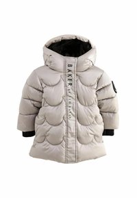 Lysebeige pufferjakke med bølgemønster, stor hætte og logoet "BAKER by Ted Baker" på forsiden. Sort indvendig og kontrastfarver på ærmerne.