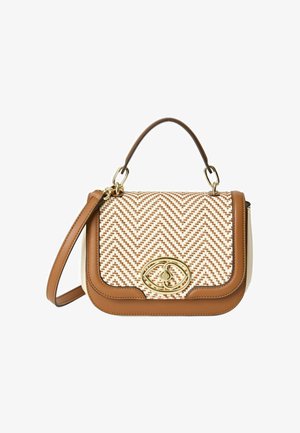 Brun og beige vævet håndtaske med chevronmønster, topstrop, aftagelig skulderrem og gyldent ovalt spænde foran i midten.