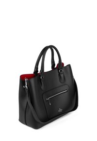 Schwarzelederhandtasche mit glatter Textur, ausgestattet mit zwei Obergriffen, einer vorderen Reißverschlusstasche und einem roten Innenfutter. Mit silbernem Zubehör akzentuiert.