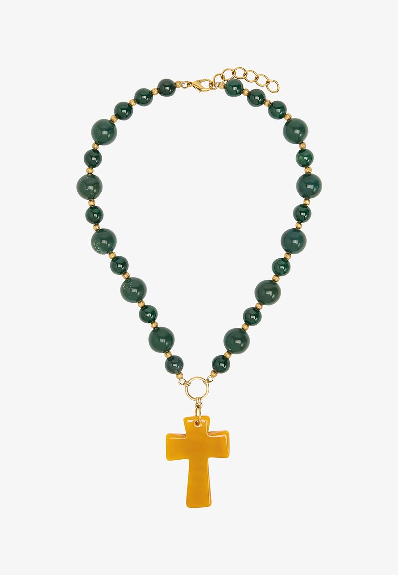 Zielona naszyjnik z koralików z błyszczącymi okrągłymi koralikami, złotymi akcentami i żółtym krzyżem zawieszką, zapięty na złoty zamek.