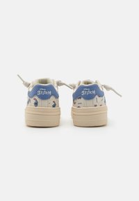 Geox DISNEY LILO STITCH WASHIBA GIRL - Sneakers - light ivory/avio