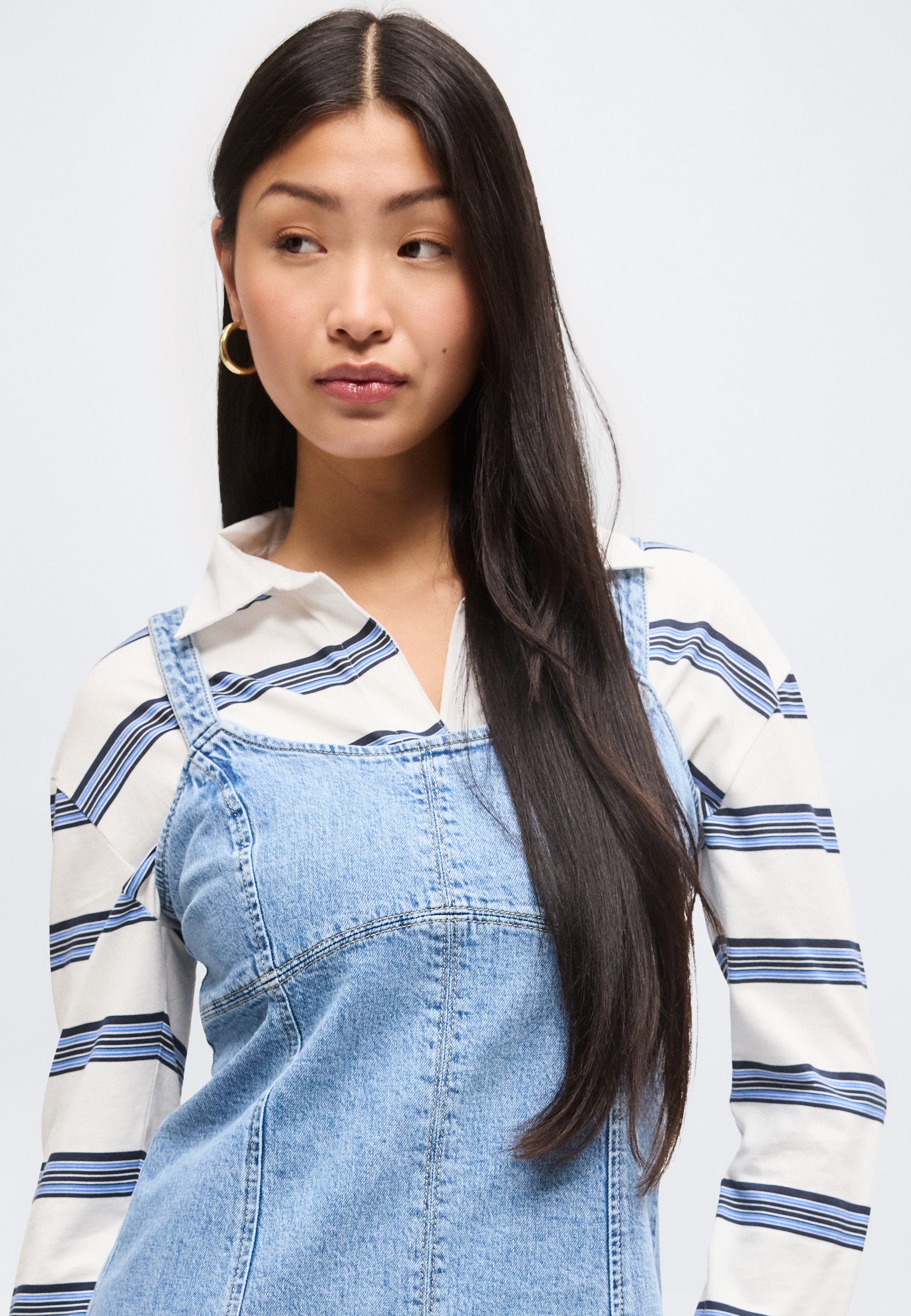 GAP PANELED MINI DRESS - Denim dress - medium wash/blue denim