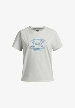 Balta kokvilnas T-krekls ar gaiši zilu Under Armour logotipu, dizainā ieskauti izliekumi un zvaigžņu akcenti. Ar īsām piedurknēm un apaļu kakla izgriezumu.