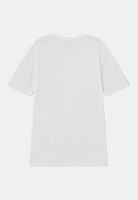 White short-sleeve T-shirt made of soft cotton fabric, featuring a classic crew neckline and a relaxed fit. No visible patterns or accents.