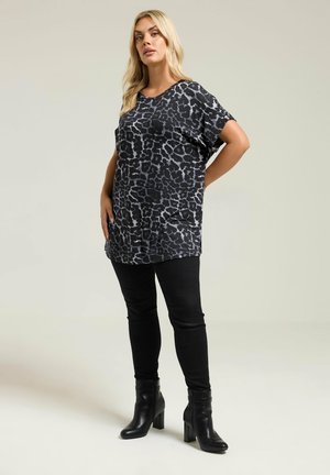 LEOPARD GROWN ON SLEEVE - T-shirt imprimé - grey