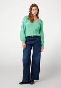 Guess - Sweter