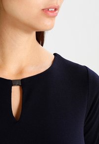 Wallis Jerseyklänning - dark blue