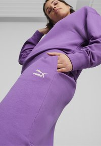 Puma BETTER CLASSICS - Donji dijelovi trenirke - ultraviolet