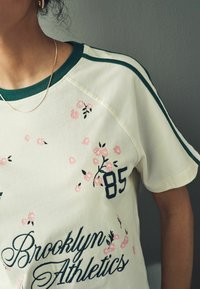 Next - T-shirt z nadrukiem