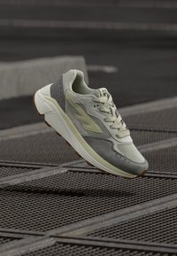 Não selecionado, star white/sharkskin/aloe wash