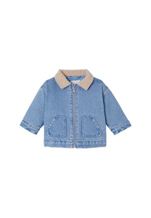 Hellblaue Jeansjacke für Kleinkinder mit beigem Cordkragen, Frontreißverschluss und zwei schrägen Fronttaschen.