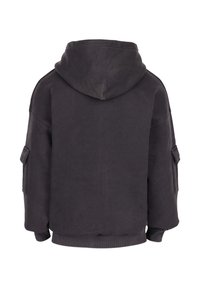 Sötétszürke, túlszíjazott kapucnis pulóver, amelyen nagy zsebek találhatók mindkét ujján, bordázott mandzsettákkal és bordázott alsó résszel, hátulról bemutatva.