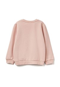 Sudadera rosa claro con cuello redondo, puños y dobladillo acanalados. Textura de tela suave, que presenta un diseño simple y limpio sin adornos.