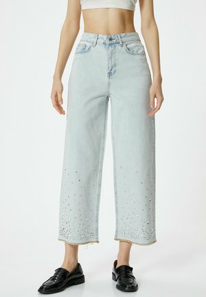 CROP WIDE LEG - Flared Jeans - blue denim