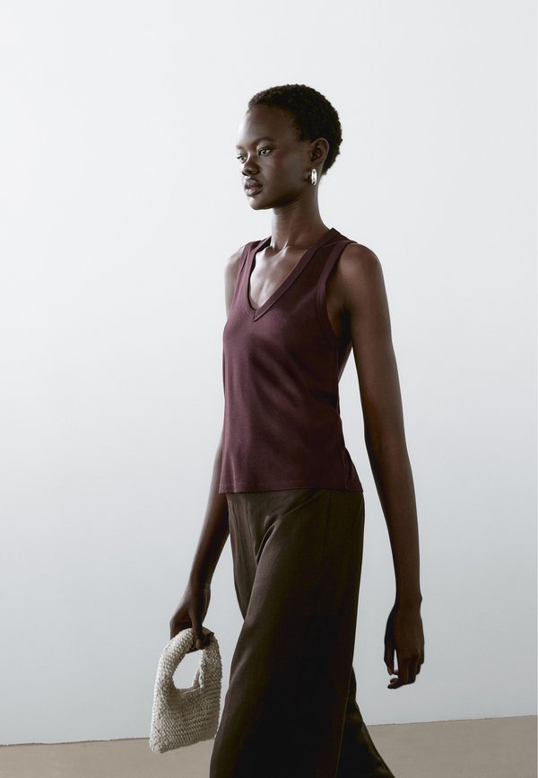 SLEEVELESS - Top - bordeaux3