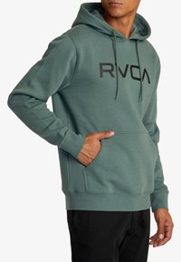 RVCA BIG - Mikina s kapucňou - gnb0