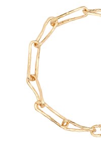 Bracciale in metallo dorato con anelli allungati e testurizzati, dal finish lucido. Ogni anello presenta una leggera curvatura e una forma irregolare.