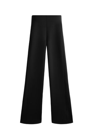 Zwart, wijde broek van gladde stof. Kenmerkt zich door een hoge taille en strakke lijnen, zonder zichtbare patronen of versieringen.