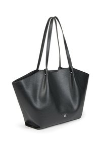 Bolso tote negro hecho de cuero texturizado. Cuenta con asas alargadas, una apertura amplia y un pequeño logo metálico en la parte frontal.