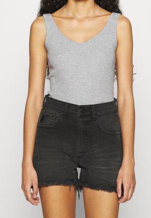 Top - mottled light grey