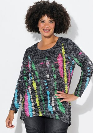 Zwarte lange mouw top met een kleurrijk abstract patroon in roze, groen, blauw en geel, met een ronde halslijn en een gebogen onderrand.