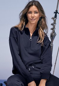 H.I.S Collegepaita - navy