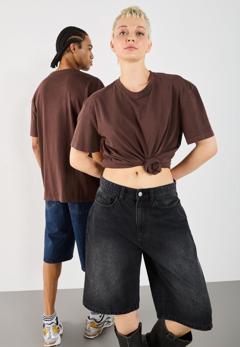 YOURTURN UNISEX BASIC GARMENT WASHED - Jednoduché tričko - coffee bean