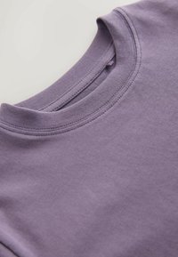 Unselected, soft purple