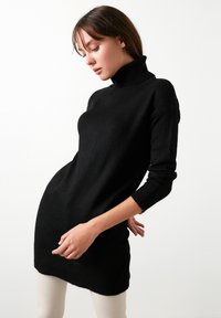 LELA TURTLENECK LONG - Vesta - black