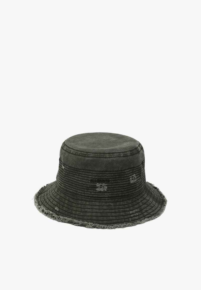 Chapeau bob gris foncé usé avec des rainures cousues et des bords effilochés, fabriqué en tissu texturé.