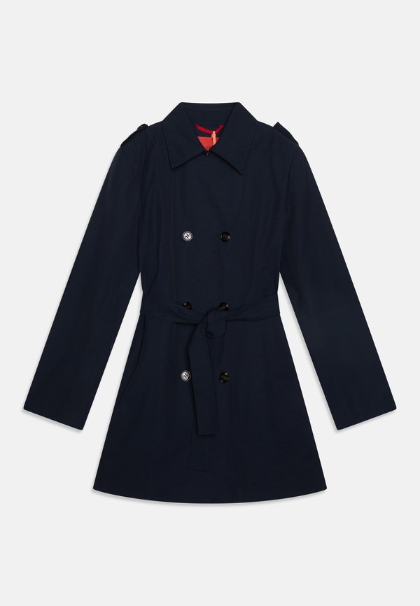 Trenchcoat - total eclipse2