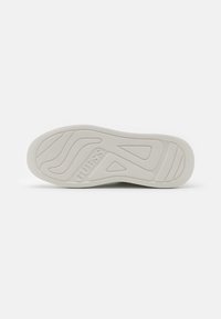 Guess ELBA - Joggesko - white/blue