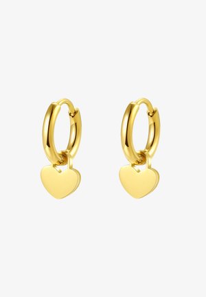 Goldene Creolenohrringe mit einer glatten, polierten Oberfläche und angebrachtem Herzanhänger. Das Design enthält ein nahtloses Scharnier für sicheren Verschluss.