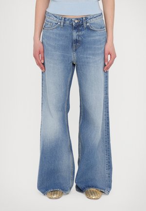 KINNE - Flared jeans - medium blue