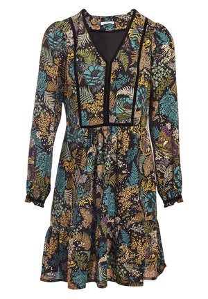 Robe noire à manches longues avec des motifs floraux et feuillages bleus, jaunes et verts, encolure en V, taille froncée et ourlet et poignets volantés.
