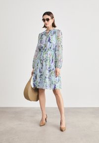 Marc Cain Robe de jour - soft summer sky