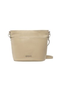 Borsa a secchiello in pelle beige con superficie texturizzata, logo impresso sulla parte anteriore, presenta una tracolla removibile e un design minimalista.